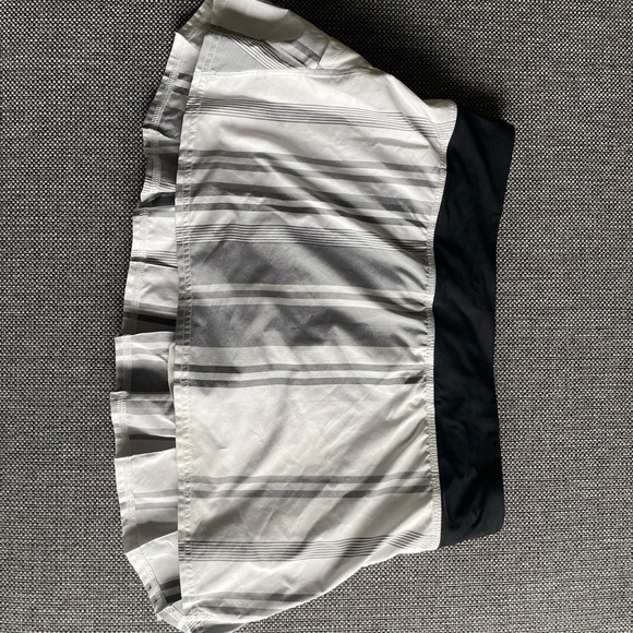 Lululemon white skirt - Picture 3 of 5